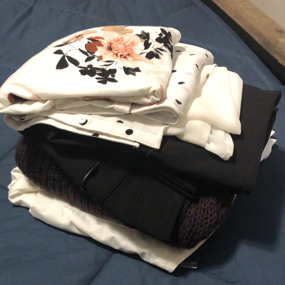 🛍️Lot of Seven🛍️S and XS Clothing Items🎁